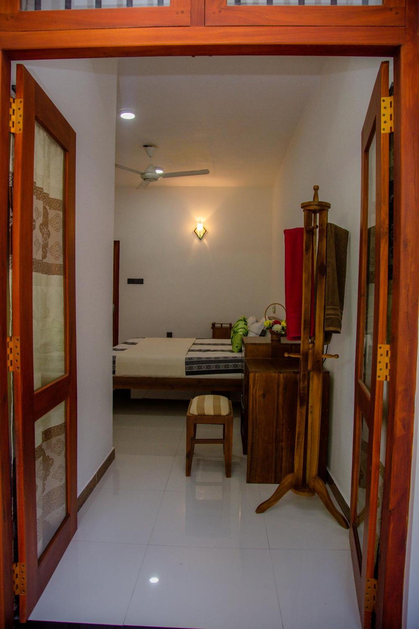 Hispaniola Inn Mirissa Dış mekan fotoğraf