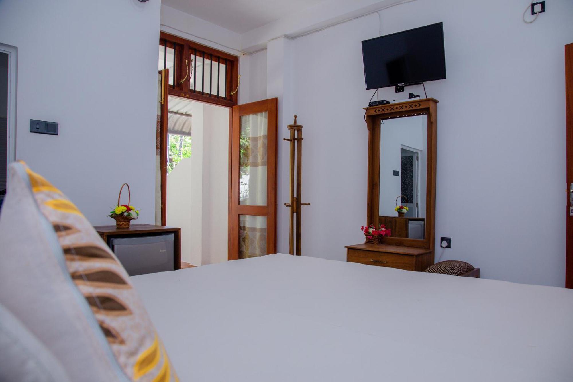 Hispaniola Inn Mirissa Dış mekan fotoğraf