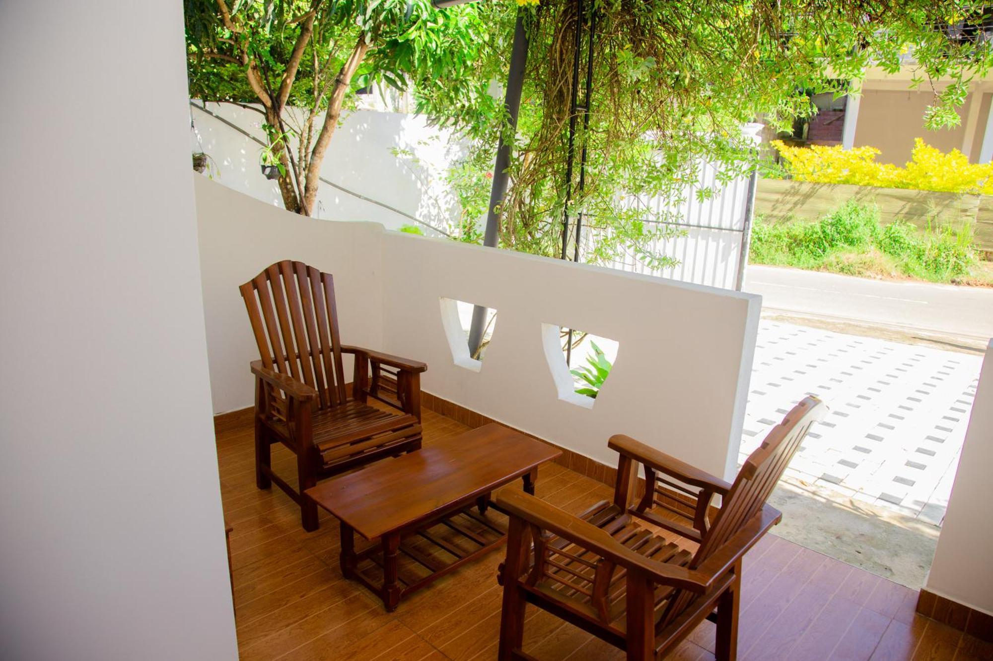 Hispaniola Inn Mirissa Dış mekan fotoğraf