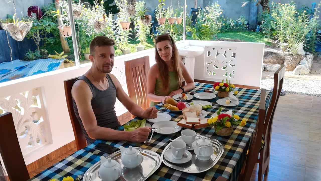 Hispaniola Inn Mirissa Dış mekan fotoğraf